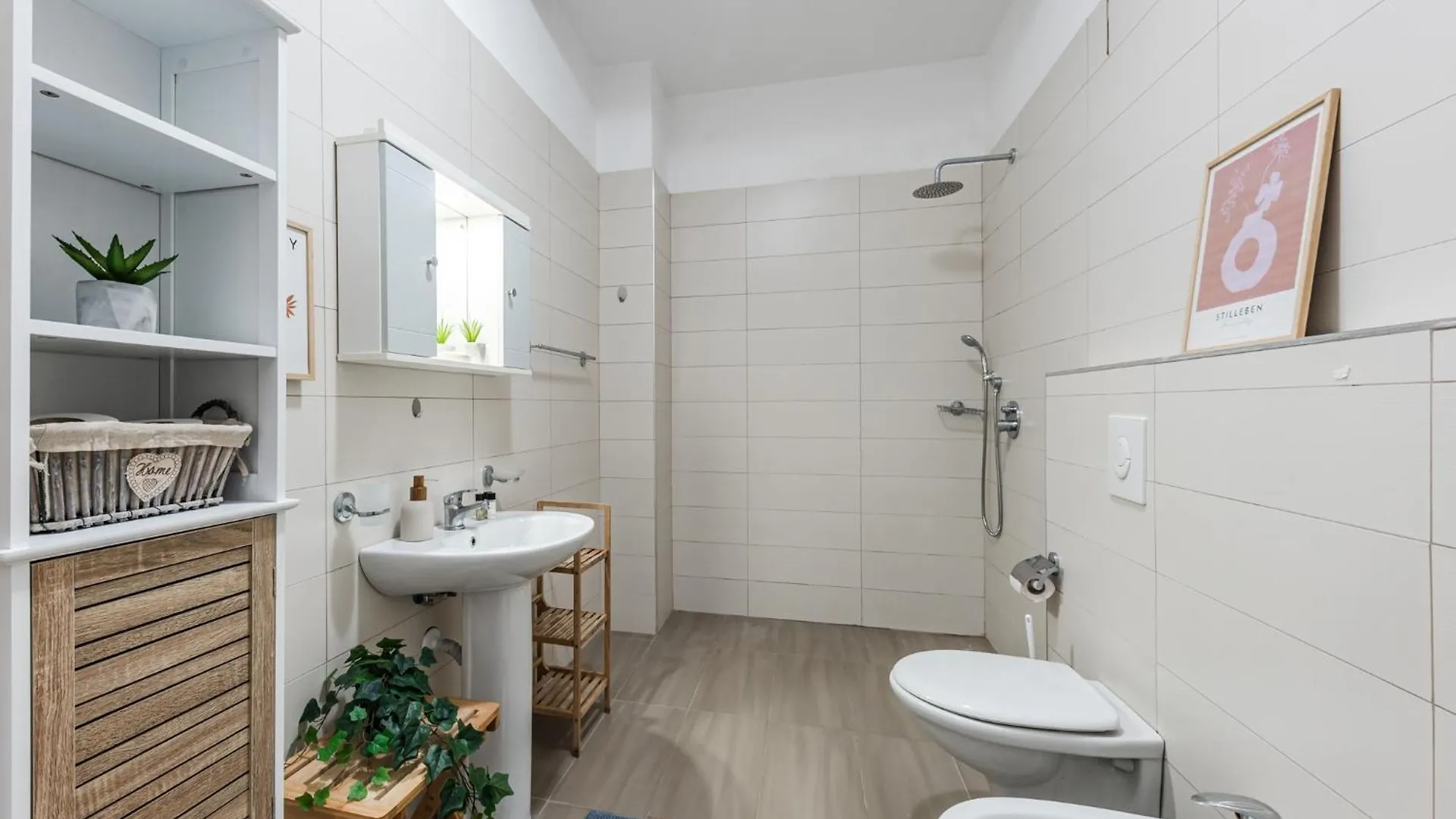 Alpha Apartments Cozy & Spacious Apt Tirana Albania