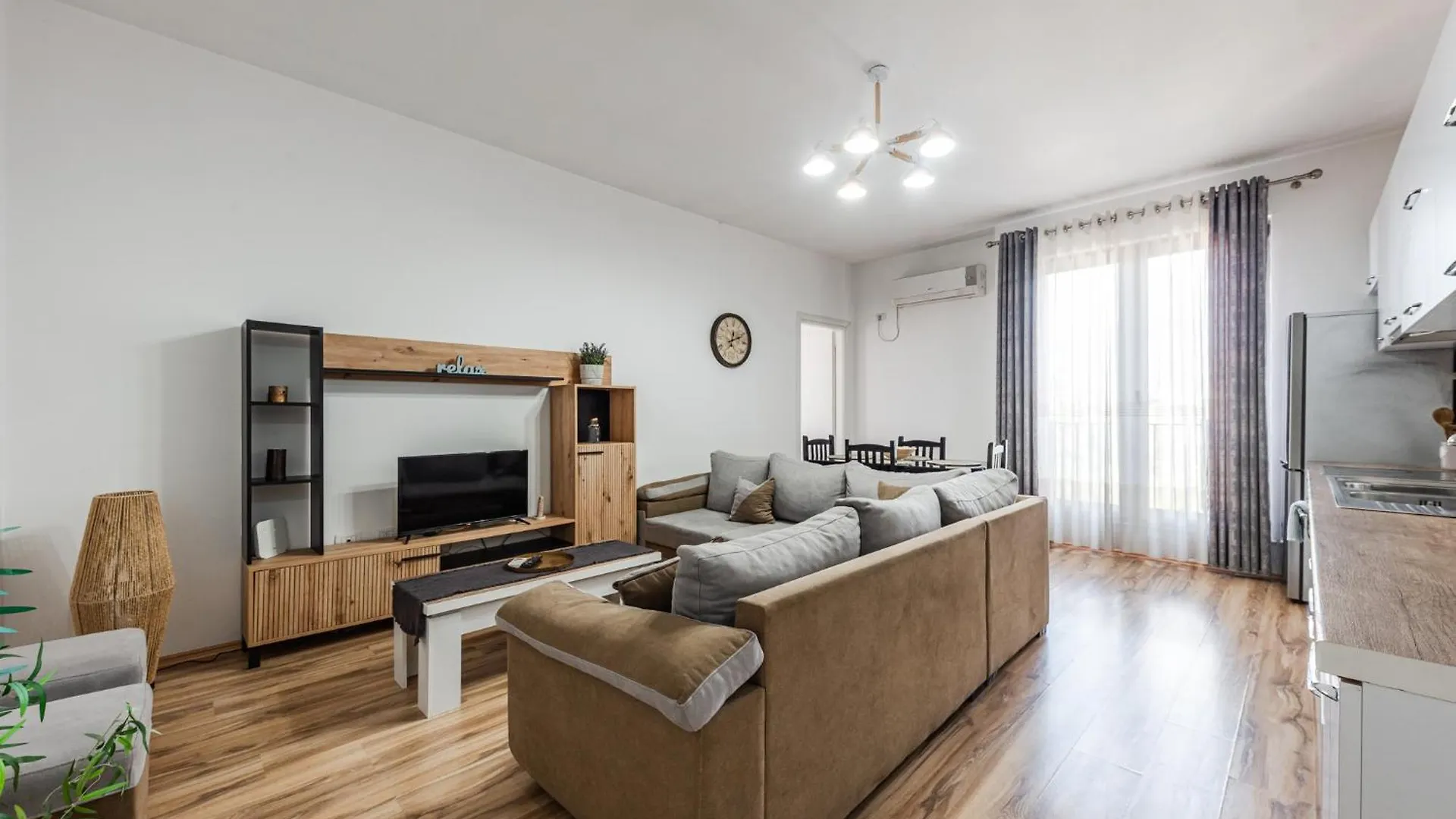 Alpha Apartments Cozy & Spacious Apt Tirana